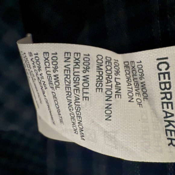 Icebreaker Men’s 100% Merino Wool button up shirt in Cool Navy Plaid! Sm/Md fit - Picture 9 of 13